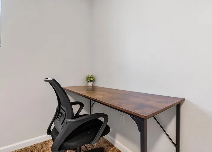 Apartment Spacious 2br Comfort Retreat At Vineyard In
