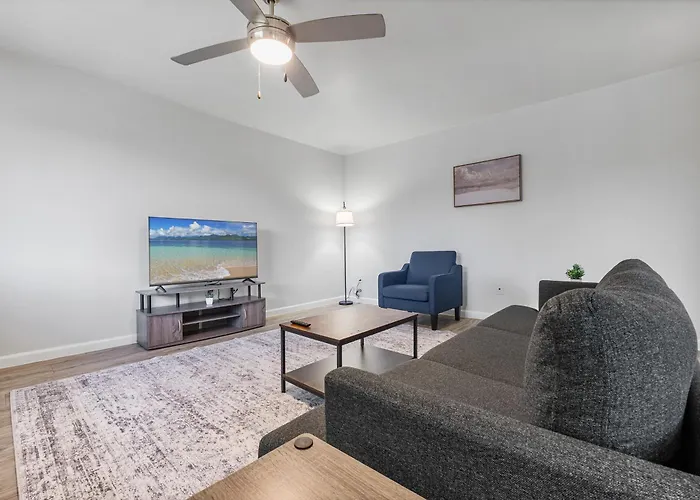 Apartment Spacious 2br Comfort Retreat At Vineyard In