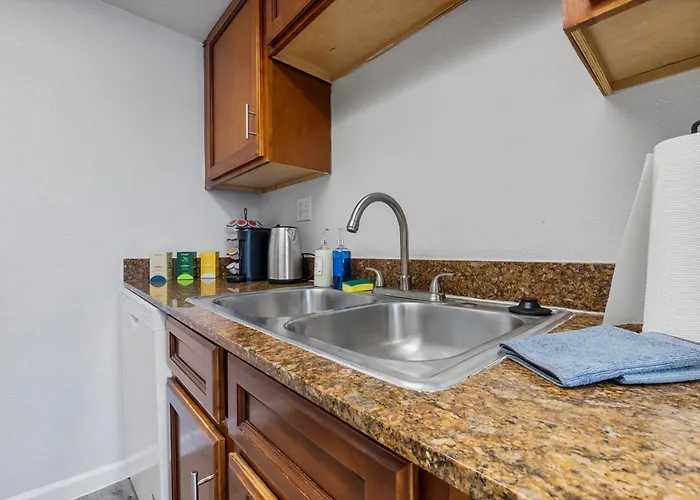 Apartment Spacious 2br Comfort Retreat At Vineyard In *