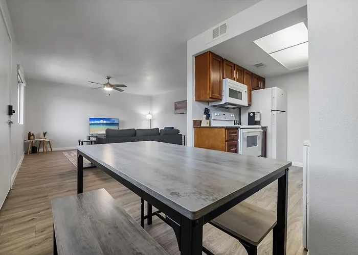 Spacious 2br Comfort Retreat At Vineyard In Apartment *