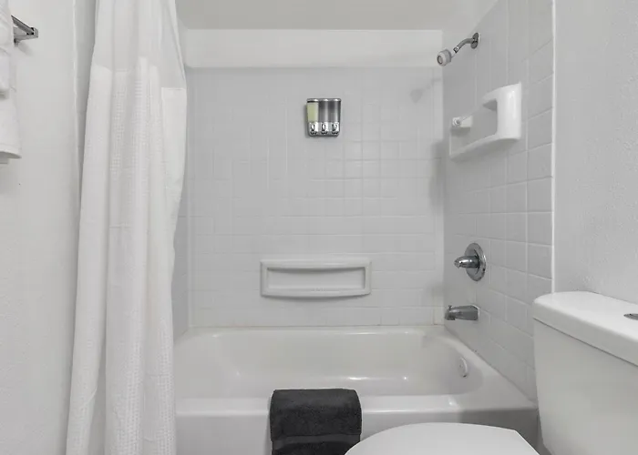 Spacious 2br Comfort Retreat At Vineyard In Mesa